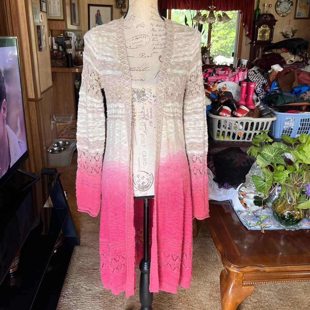 Women’s beautiful 🤩 long knit dip dyed cardigan